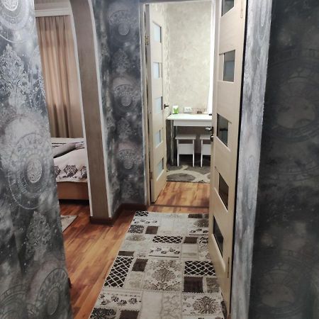 Ferienwohnung Комфортная Квартира Для 2Х Персон Bischkek Exterior foto